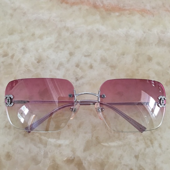 ❌SOLD❌ CHANEL pink rimless CC sunglasses 4017-D - Picture 2 of 8